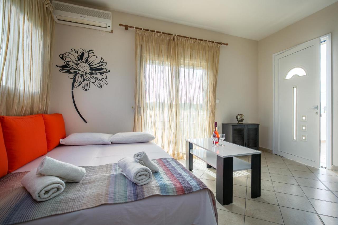 Kapahi Magic Hotel Apartments Potos Exterior photo